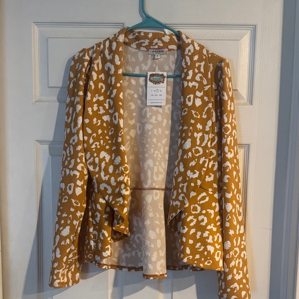 Andrée by Unit peplum cut blazer